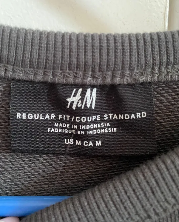 H&M Sweatshirt - Image 3