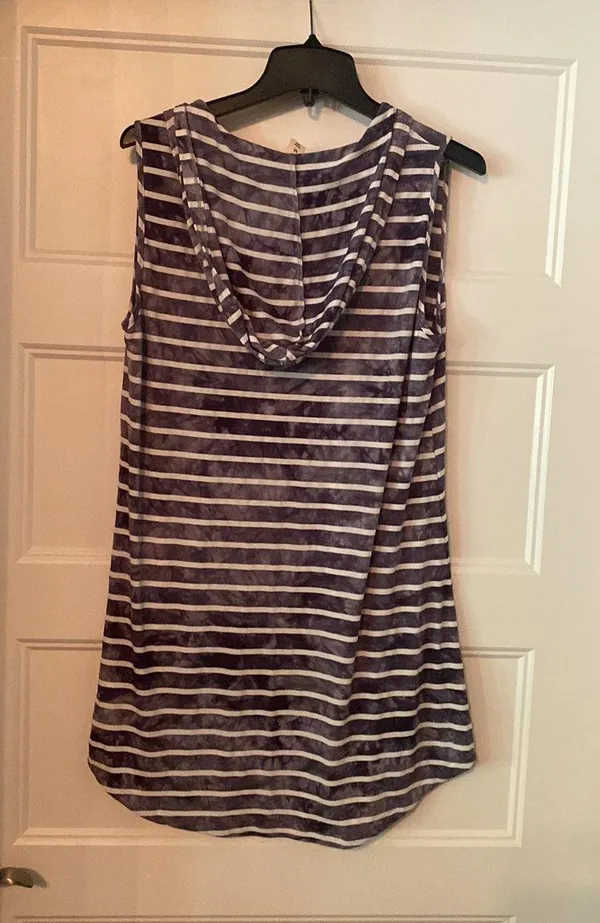 Akini Swim Suit Cover Up With Hoodie Medium - Image 2
