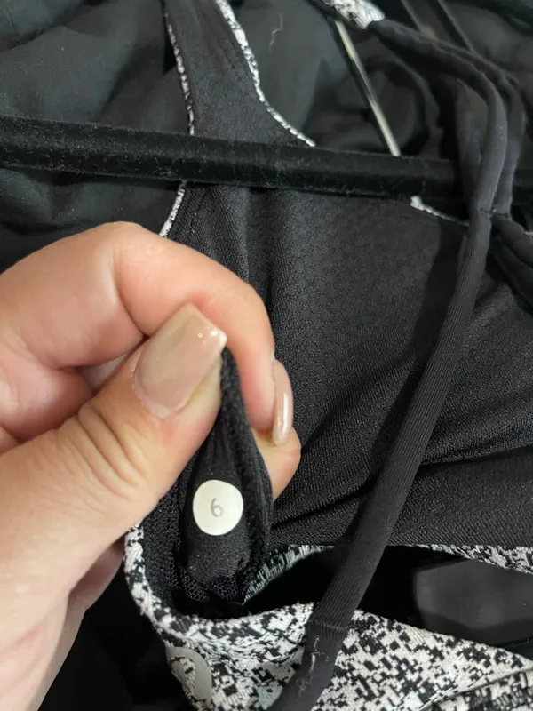 Lululemon Free To Be Zen Bra Power Luxtreme Spray Jacquard White Black Size 6 - Image 7