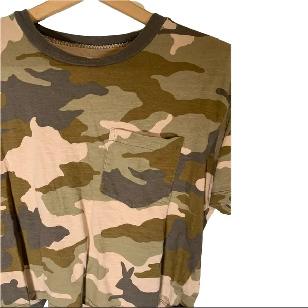 MadeWell Cropped Cottontail Camo Short Sleeve Pocket T Shirt Size M. - Image 3