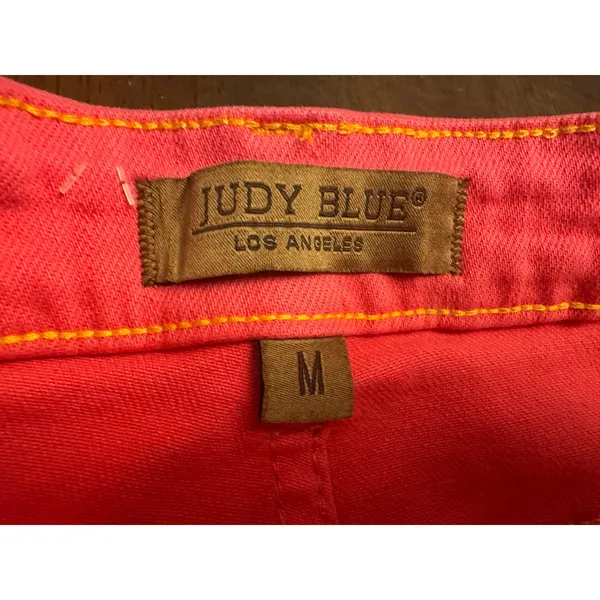 Magenta pink Judy Blue shorts NWOT women's medium - Image 2