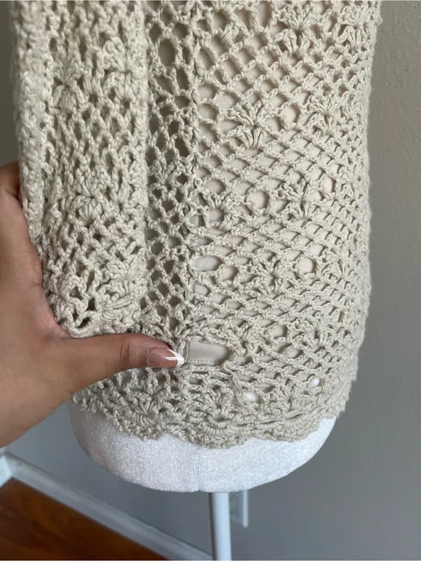 Wet Seal Beige Crochet V-Neck Knit Top - Image 6