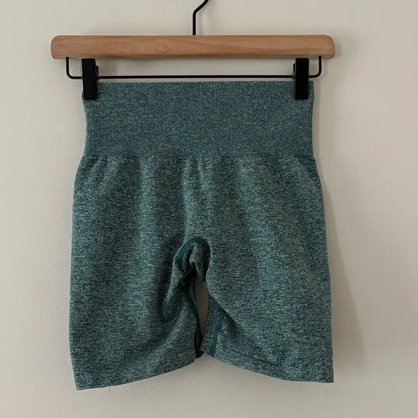 NVGTN Seamless Biker Shorts High Rise 6” Green Size XS‎ - Image 3