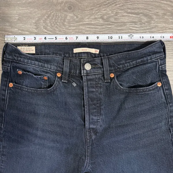 Levis Premium Wedgie Straight Jeans Womens 29 x 26‎ in Dark Wash Black High Rise - Image 6