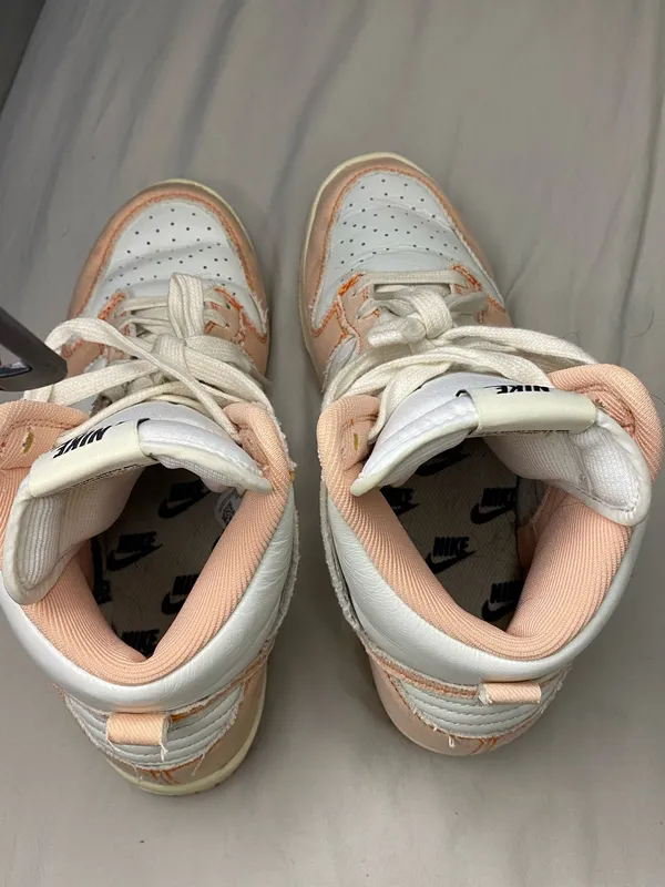 Women size 10 Nike Dunk Hi sneakers shoes - Image 6