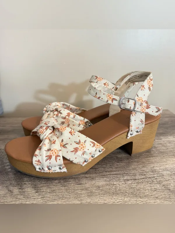 Universal Thread Faux Wood Clog Sandals Women’s Size 9.5 Floral Buckle Boho - Image 8