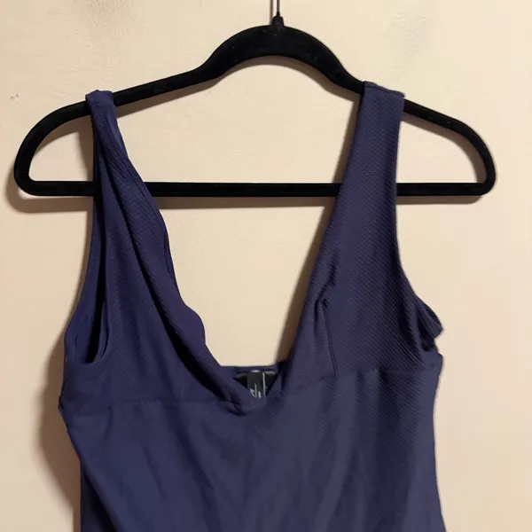 & OTHER STORIES Structured V-Cut Swimsuit Textured Navy- Size 12 - Image 7