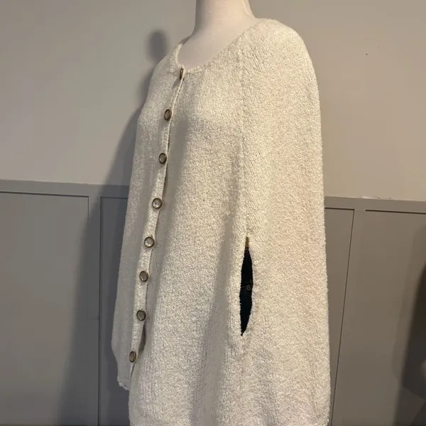 Cream Knit Button - Image 7