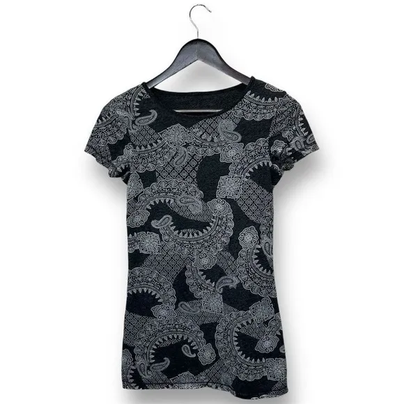 NEW Women's Reversible Grey Paisley Print T-Shirt Size‎ XS Casual Dark Academia - Image 2