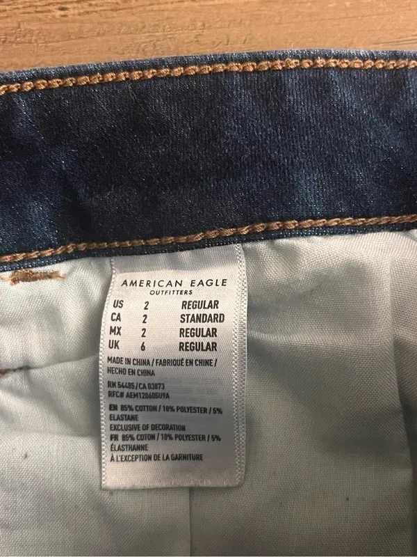 American Eagle Dark Wash Distressed Hi Rise Jeggings Size 2 - Image 7