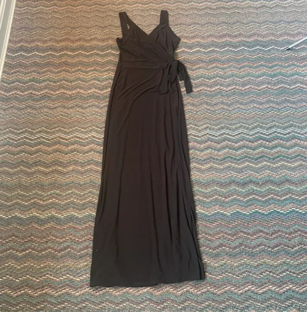 Le lis Black Maxi Wrap Dress - Image 4