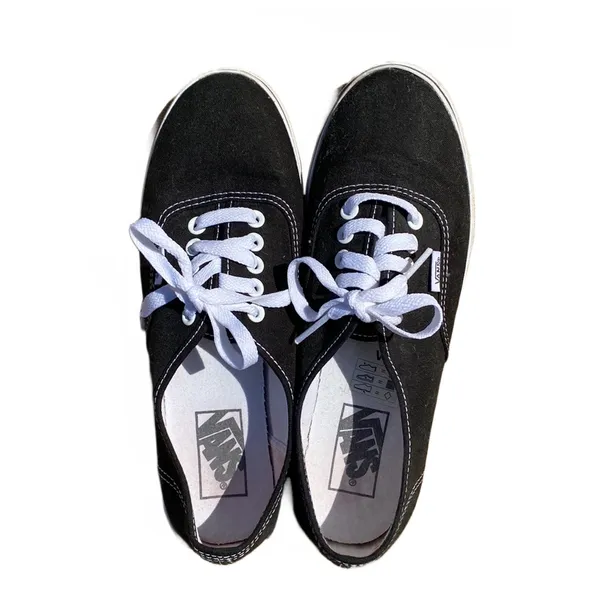 🖤 Vans Classic Women’s Off The Wall Low Lace-Up Sneakers, Black & White Size 8.5 - Image 4