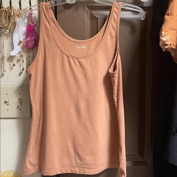 Old Navy first layer tank tops LARGE - Image 5