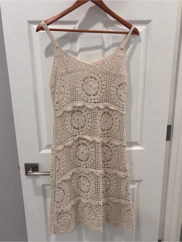 En Creme Crochet Spaghetti Strap Dress in Ivory‎ size Medium - Image 3