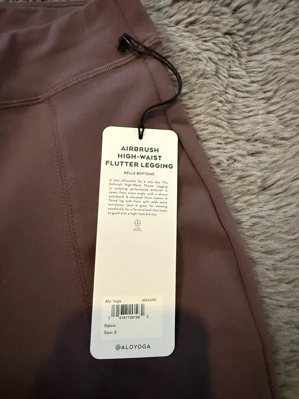 Alo Yoga Bell Bottom leggings - Image 2