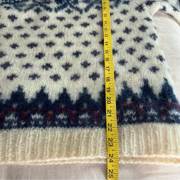 Handmade Vtg. Hand Knit Scandinavian Wool & Mohair Fair Isle Sweater• Sz M/L - Image 8