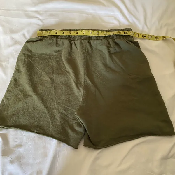 No Boundaries Olive Green Star Logo women’s Shorts size L - Image 5