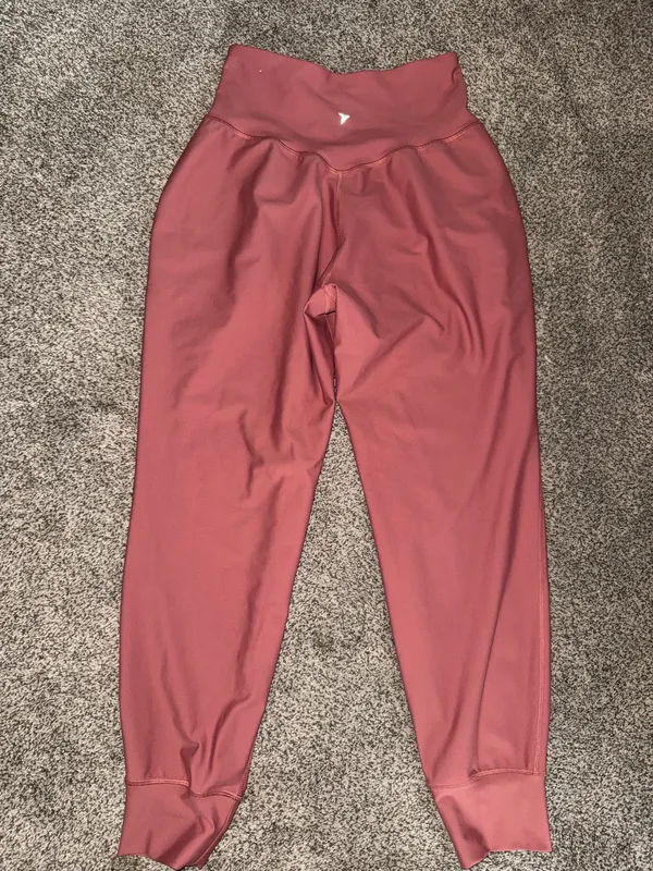 Old Navy Active PowerSoft High-Waisted 7/8 Joggers in Dusty Rose - Image 2
