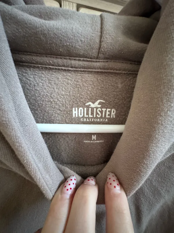 Hollister Hoodie Women’s - Image 2