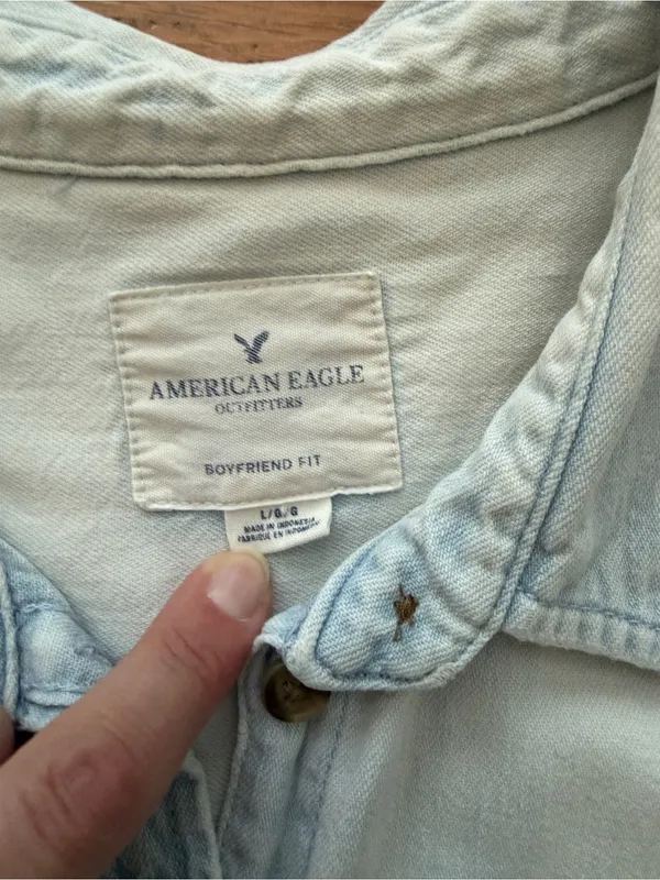 American Eagle Outfitters Light Blue Denim Button-Down Shirt Size L Boyfriend - Image 4