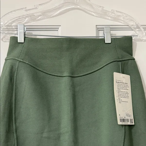Lululemon Scuba Mini Olive Green Skirt size SP - Image 2