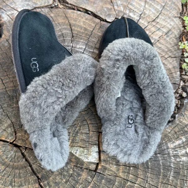 UGG Slippers UGG Women's Scuffette II Slippers Black/Grey Select Size 7 - Image 4