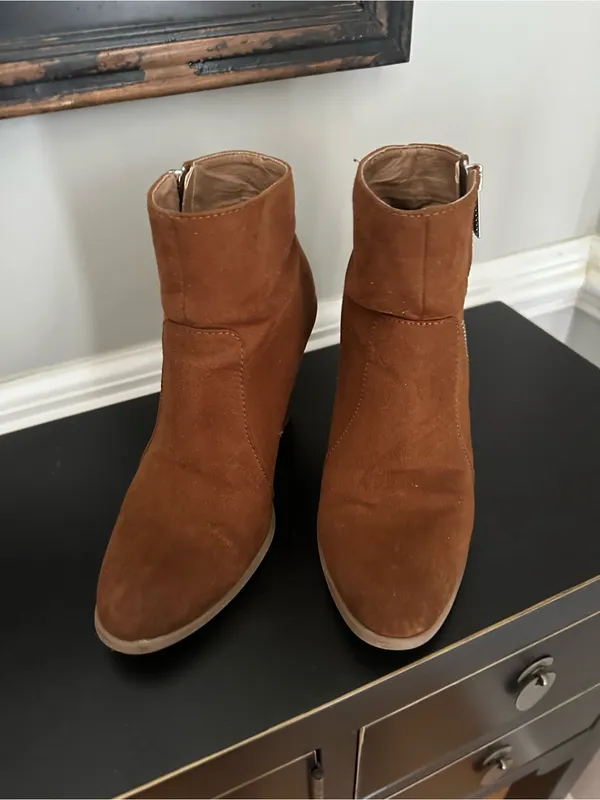 Shoe Dazzle Tan Suede Ankle Booties with Side Zipper - Image 2