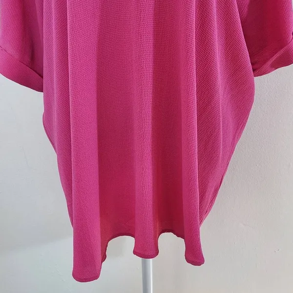 Sami & Jo Hot Pink Short Sleeve Blouse Size 1X Pink Blouse with Strappy Front - Image 3