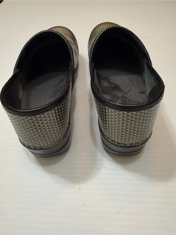 Dansko Patent Geometric Embossed Professional Clogs Shoes Green Nursing Size 10 - Image 8