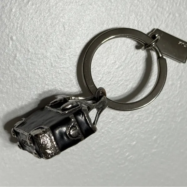 Coach Rare Vintage Collectors Find 3D Gallery Black Tote Keychain - Image 6