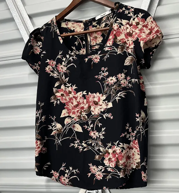 Papaya Black Floral Short Sleeve Blouse - Image 3