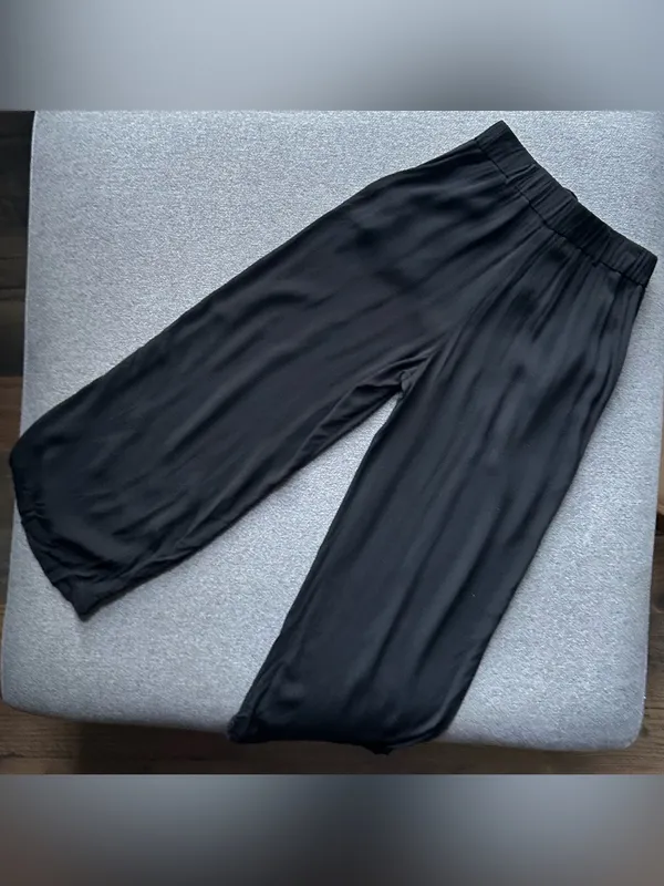 Aritzia Wilfred Black Wide Leg Cropped Pants XS - Image 4