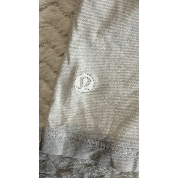 Lululemon Womens Muscle Tank Top Light Gray Relaxed Fit Sleeveless Yoga 4375 - Image 3