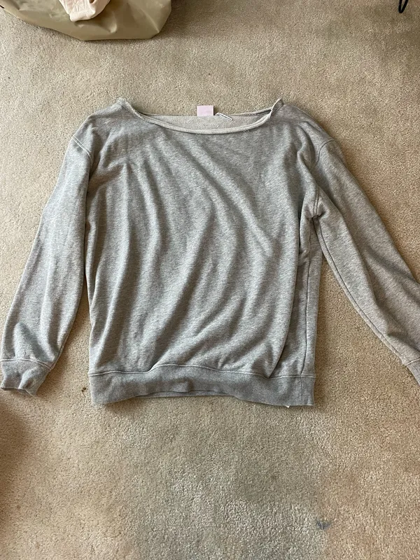 Urban Outfitters Off the Shoulder Sweatshirt - Image 5