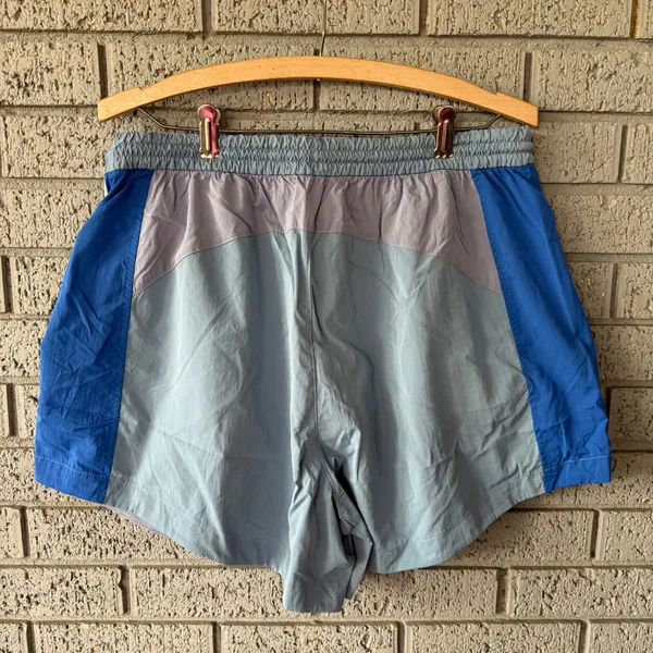 NWT Lululemon Evergreen Shorts Womens Size 10 - Image 5
