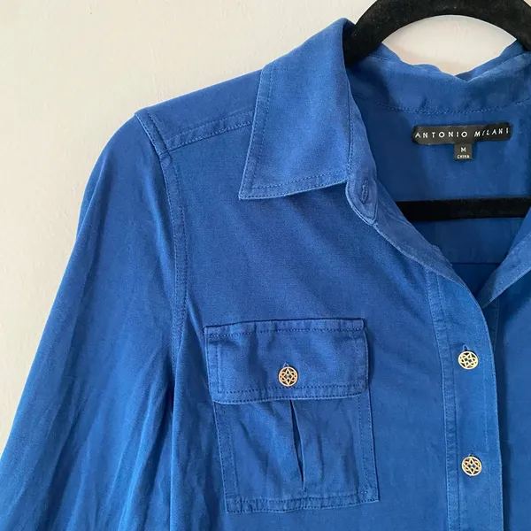 Antonio Melani Blue Button Down Shirt 100% Silk Minimalist Women's size Medium - Image 3