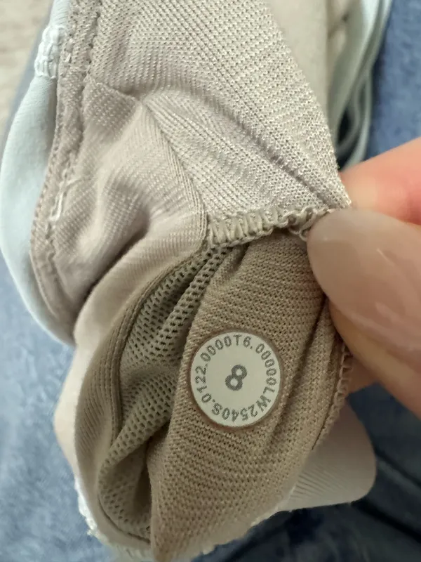 Lululemon Energy Bra size 8 - Image 4