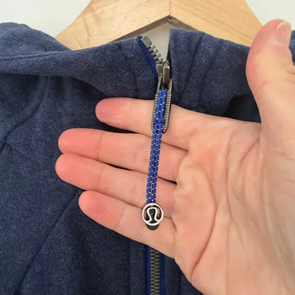 Lululemon Navy Blue Scuba Full Zip Hoodie Sz 8 - Image 2