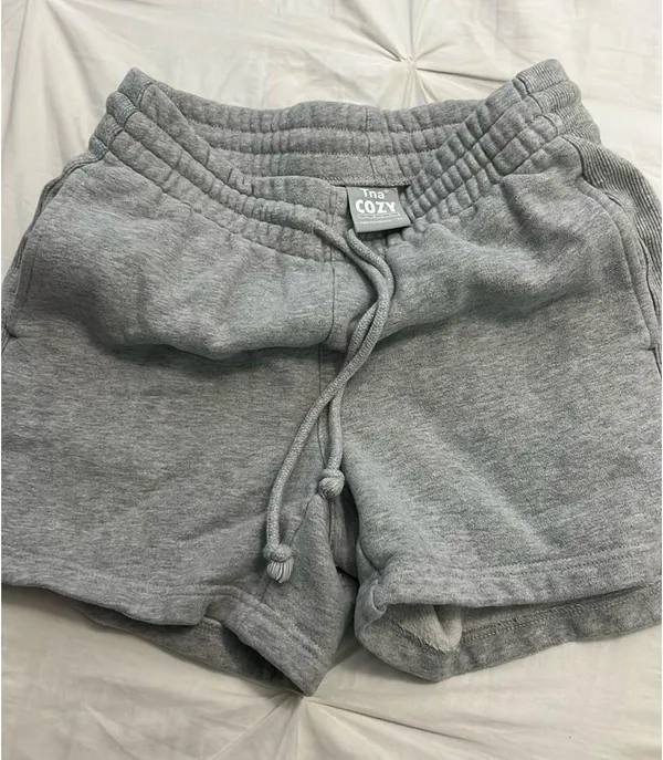Aritzia Cozy Fleece Shorts TNA  - Image 2