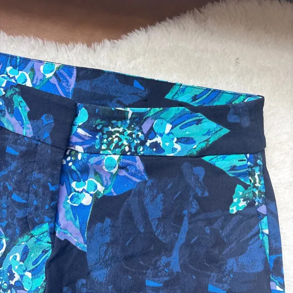 Attyre New York Blue Floral Scalloped Hem Shorts Navy Teal Purple Size 2 6H49575 - Image 5