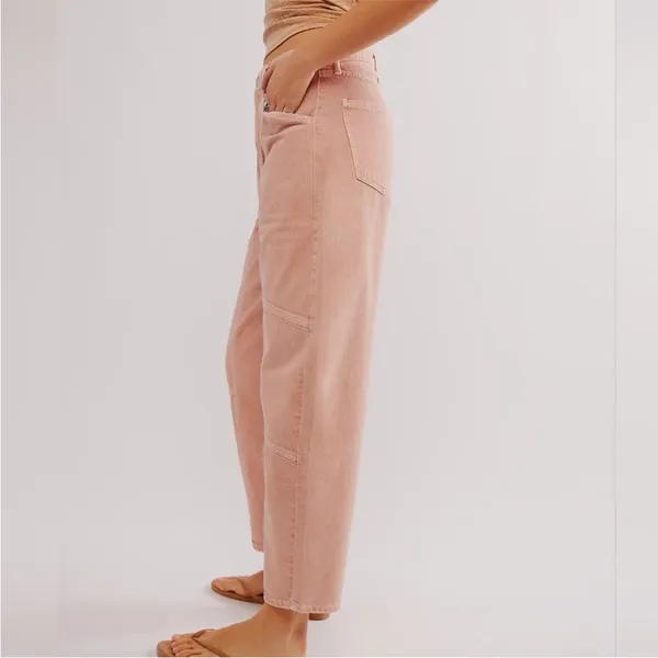 AGOLDE Mara Barrel Jeans in Pink Salt - Image 4