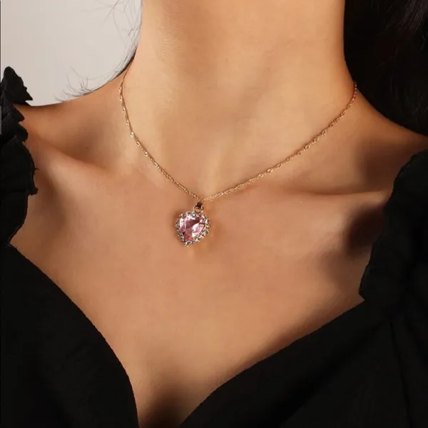 Gorgeous Pink Crystal Jewel Bling Heart Pendant Charm gold twist Chain necklace - Image 2