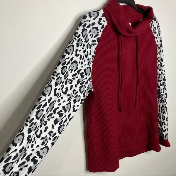 Amazon‎ pullover size large - Image 2