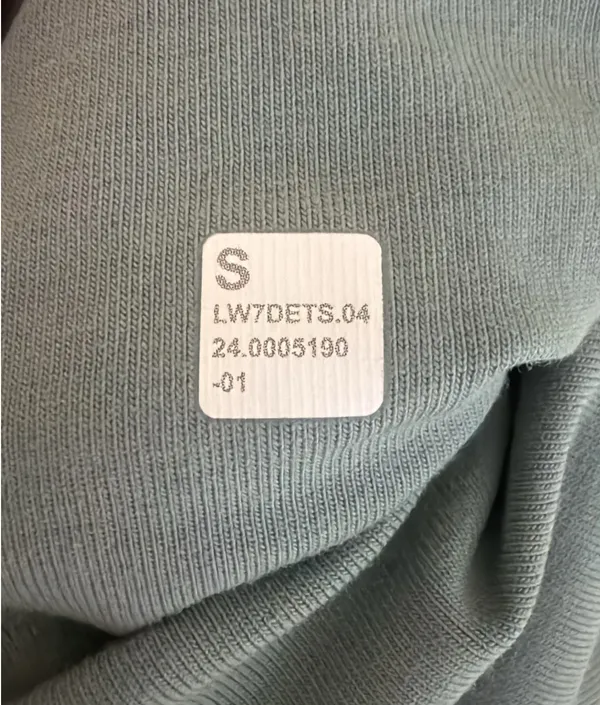 lululemon Women’s Small Scuba Mid-Rise Oversized 7" Shorts - Image 6