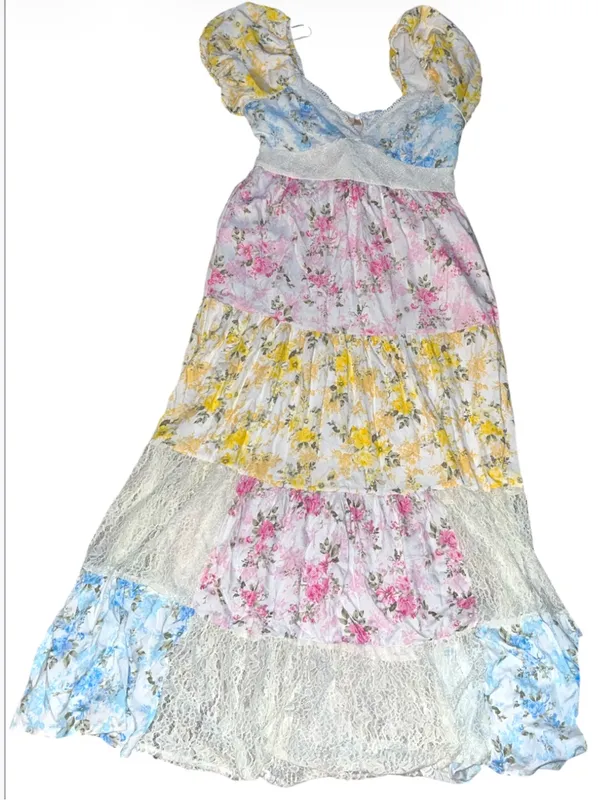 Floral Tiered Lace Maxi Dress - Image 2