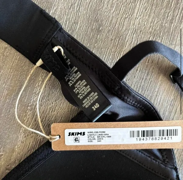 SKIMS Wireless Bra 34D - Image 4
