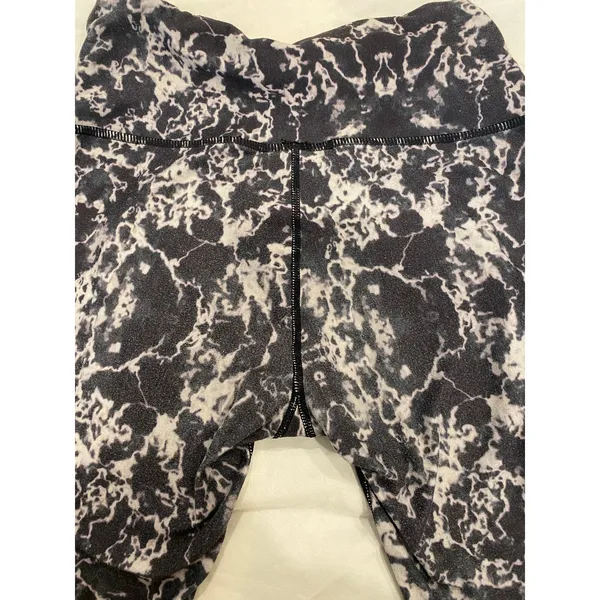 Gymshark Kaleidoscope Marble Tie Dye Oil Slick Leggings, Size Small - Image 3