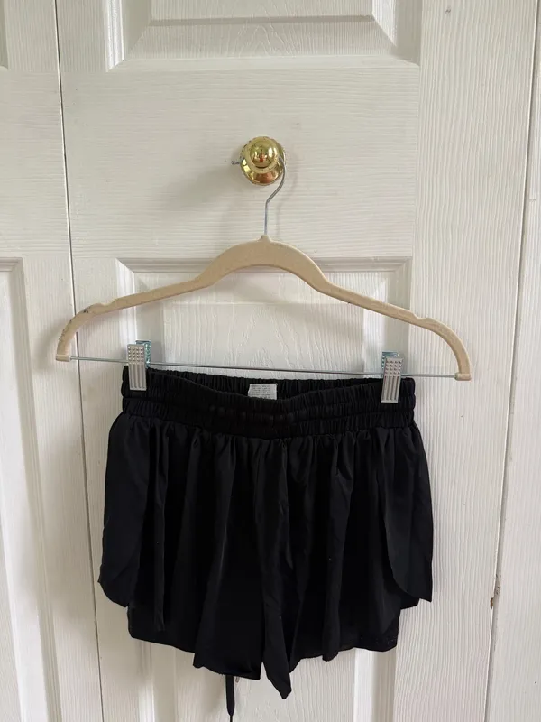 Shein Flowy Shorts Black - Image 2
