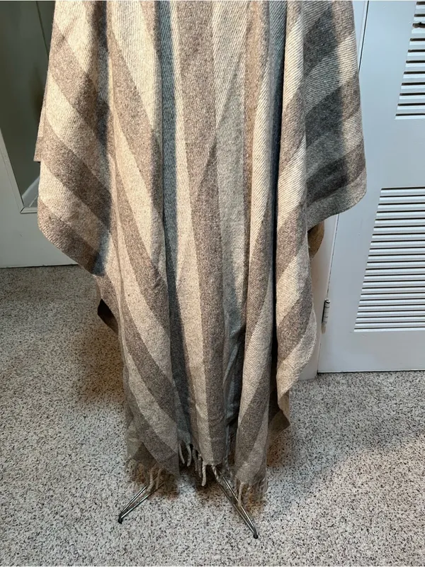 Vintage Women's Shawl Poncho Tan Brown Stripes Fringe Wool Blanket Tie Neck Boho - Image 7