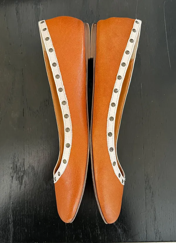 GUC J. CREW Camel Studded Round Toe Flats - Image 11